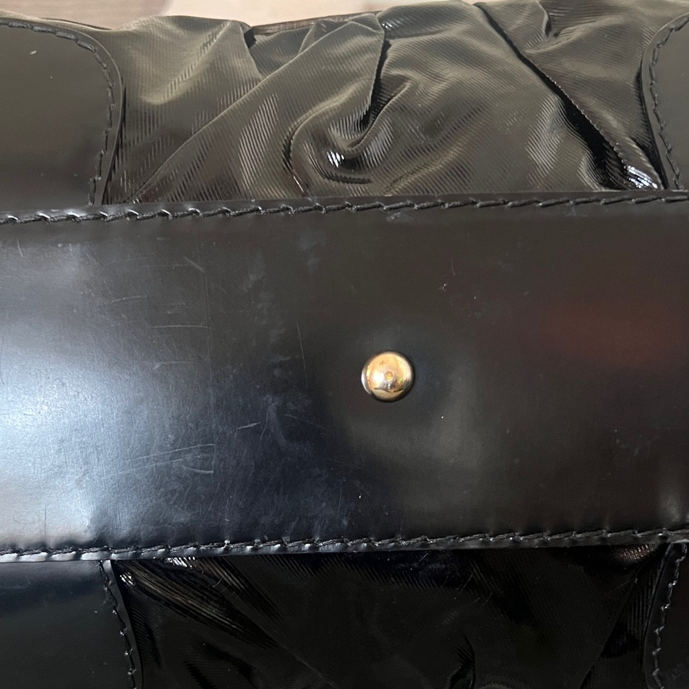 Elegant authentic used condition GUCCI Black Women's Handbag!! - Picture 5 of 15